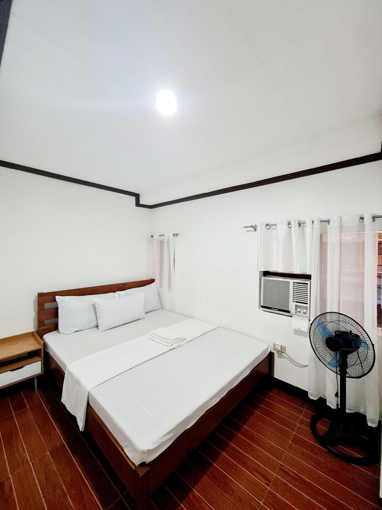 Calapan City Fully Furnished House Transient Near Xentromall L39 Esterno foto